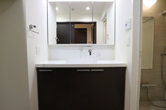 洗面設備　同一タイプです。