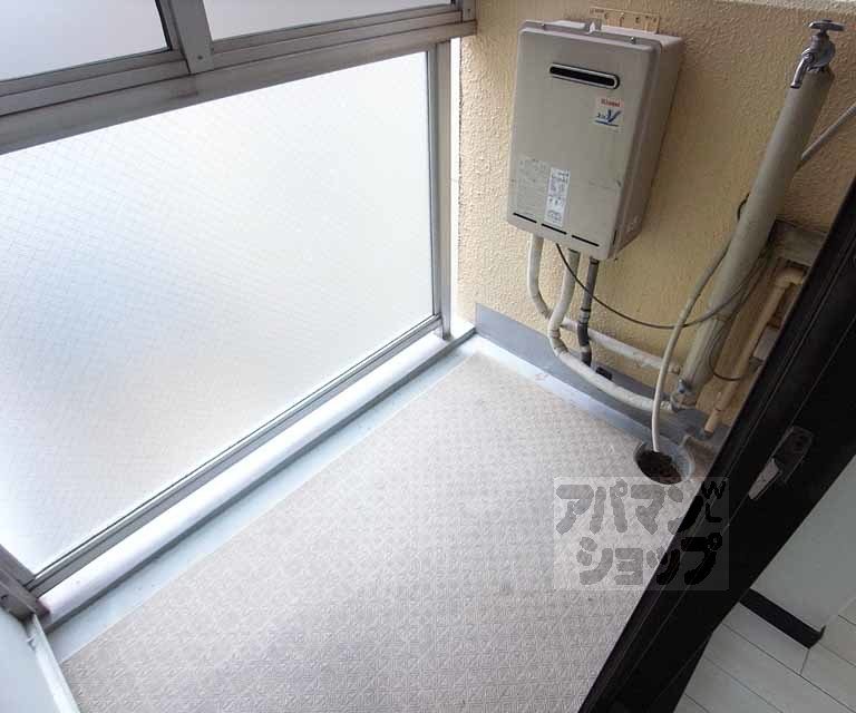 その他部屋・スペース　ベランダに洗濯機置けます。