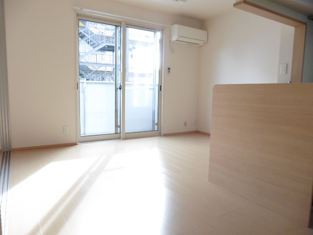 居室・リビング　※写真は他号室です