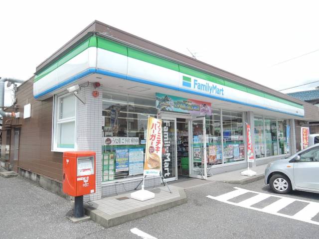 コンビニ　ファミリーマート（コンビニ）まで602m
