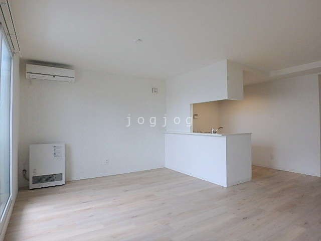 居室・リビング　１１．５帖の広いリビング