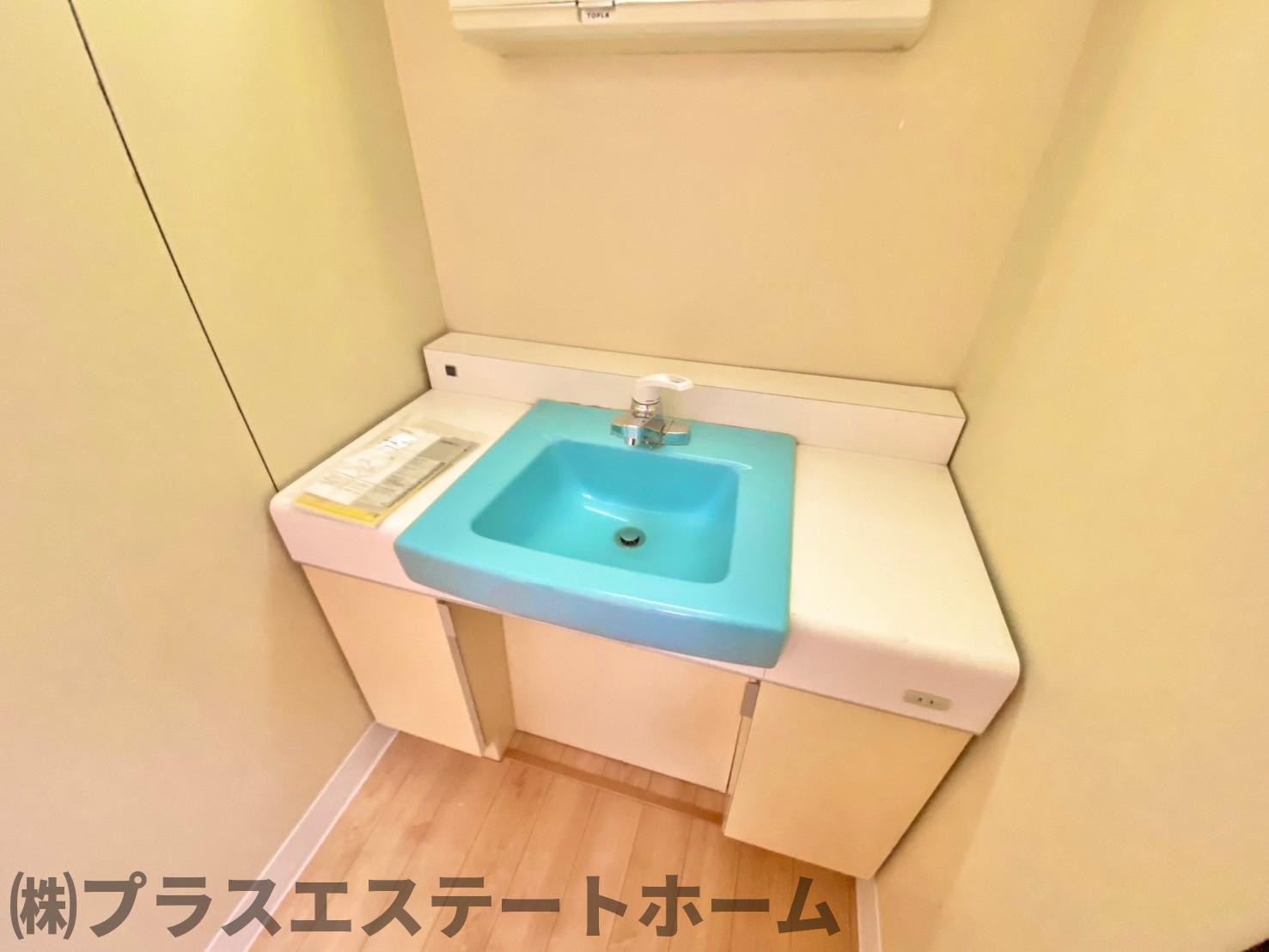 洗面設備　独立洗面台です