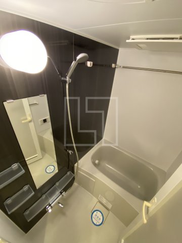 バス・シャワールーム　コンフォリア心斎橋EAST　浴室