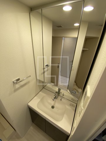 洗面設備　コンフォリア心斎橋EAST　独立洗面台