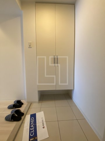 玄関　コンフォリア心斎橋EAST　玄関