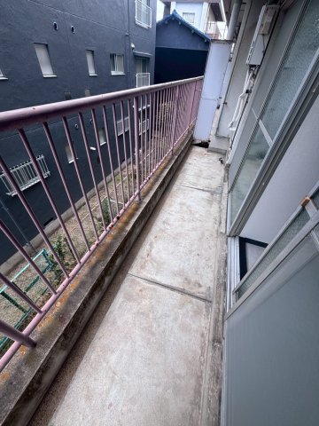 バルコニー　外からの目が気にならないバルコニーで洗濯物が干せます