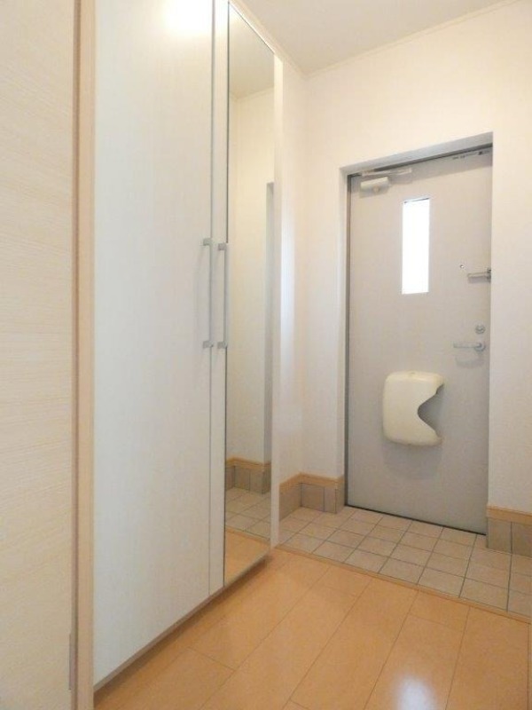 玄関　図面と現状に相違がある場合には現状を優先