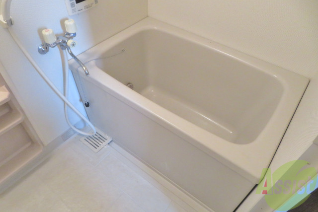 バス・シャワールーム　バスルームはこちらです。一日の疲れをここで癒して下さい。