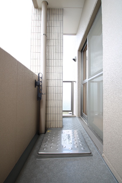 バルコニー　※別室の参考写真の為、現況優先です。