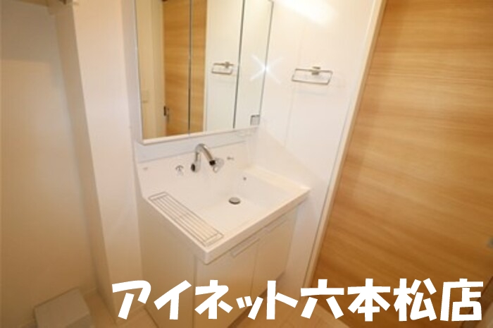 洗面設備　朝の支度はこちらです。