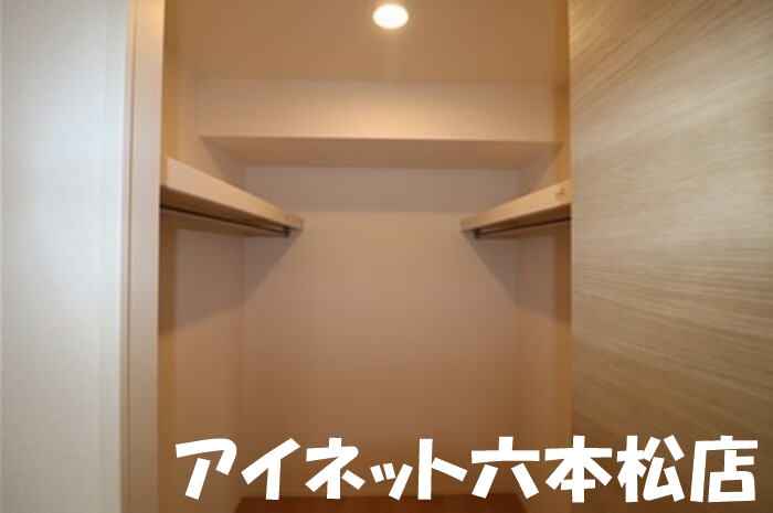 収納　お荷物はこちらへ。