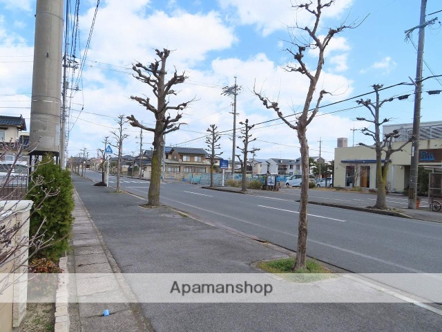 その他　前面道路（その他）まで0m