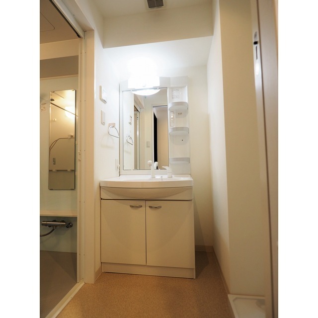 洗面設備　※参考。別部屋の写真です。