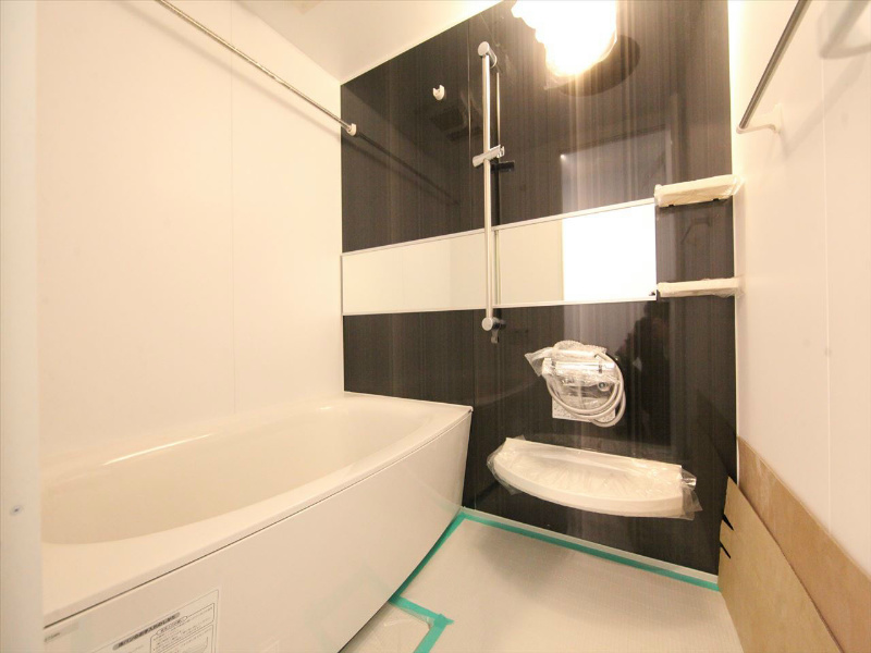 バス・シャワールーム　浴室暖房乾燥機付　追い焚き・オートバス機能付お風呂