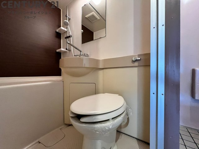 トイレ　浴室内にトイレがあります☆