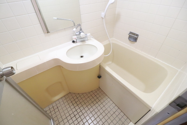 バス・シャワールーム　※別号室の写真