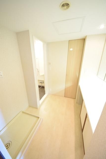 洗面設備　★ゆったりとした脱衣所です★