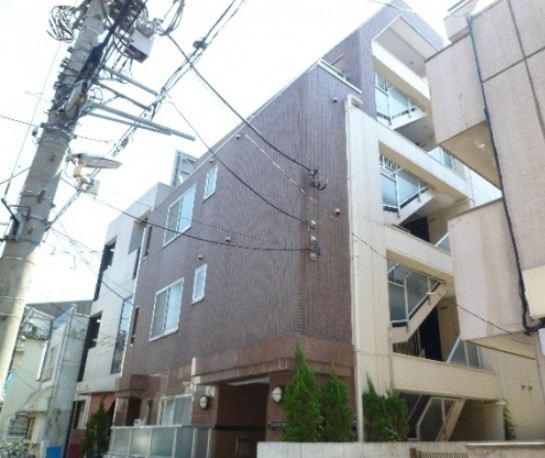 建物外観　鉄骨鉄筋コンクリート造のがっちりとした造り。