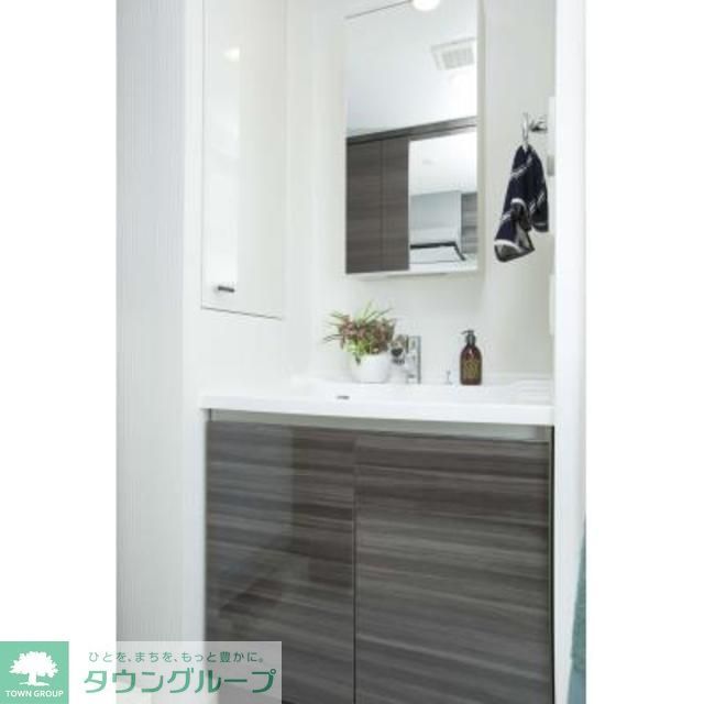 洗面設備　※写真は同タイプ住戸です。