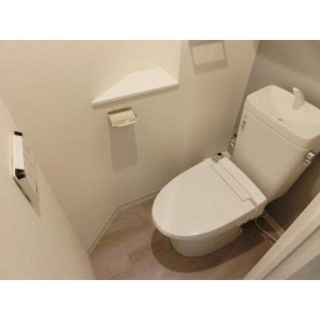 トイレ　※写真は同タイプ住戸です。