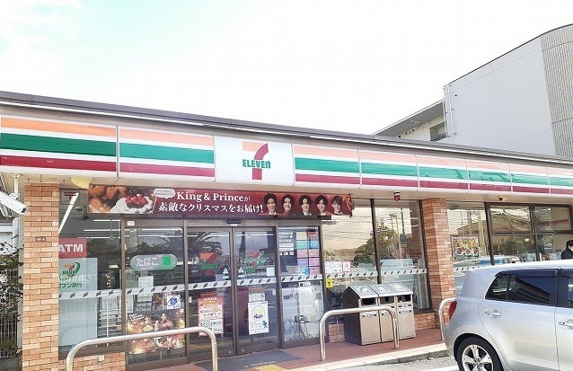 コンビニ　セブンイレブン様（コンビニ）まで240m