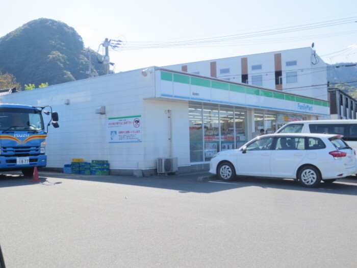 コンビニ　ファミリーマート 重富麓店（コンビニ）まで434m