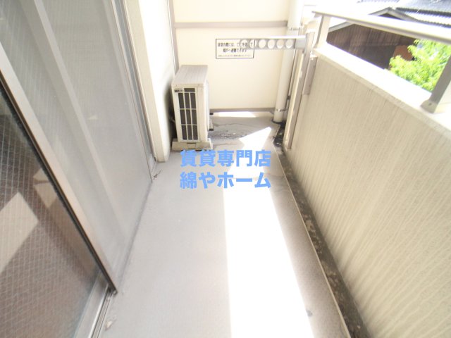 バルコニー　バルコニーからの眺めを楽しみながら食事をしませんか