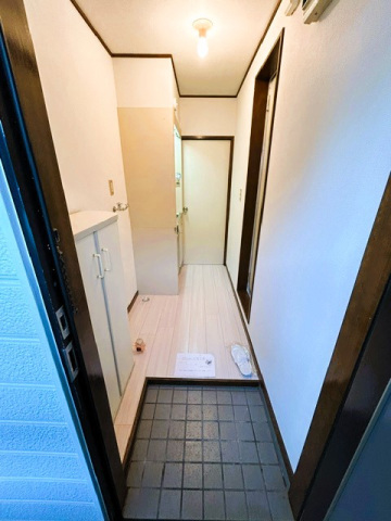 玄関　※他号室の写真です。