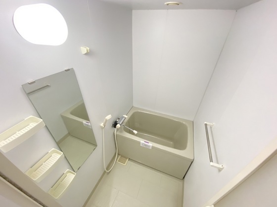 バス・シャワールーム　※別部屋の写真です