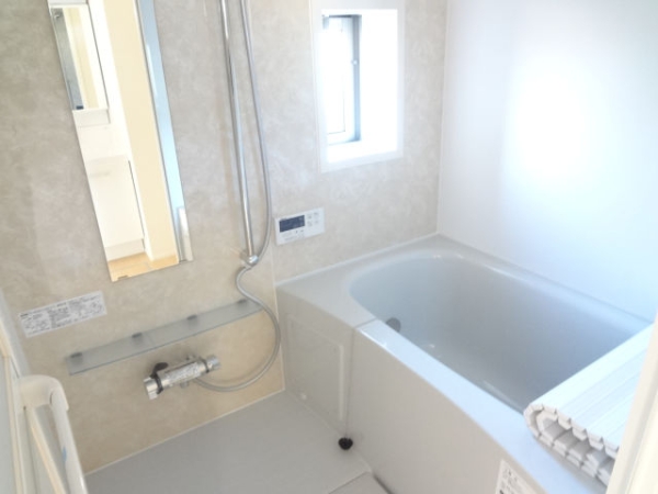 バス・シャワールーム　※同物件別号室写真となります。