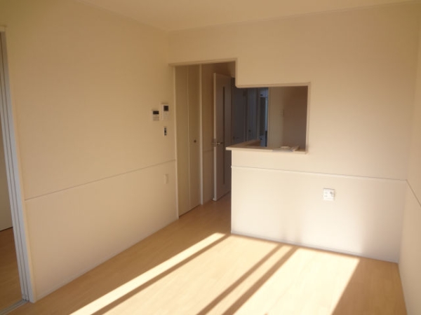 居室・リビング　※同物件別号室写真となります。