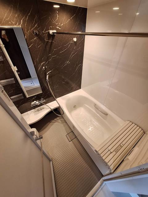 バス・シャワールーム　追い焚き浴室乾燥機あり