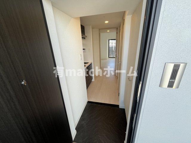 玄関　(参考)同マンション反転間取り他部屋の写真