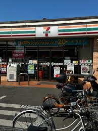 コンビニ　セブンイレブン練馬春日町4丁目店（コンビニ）まで407m