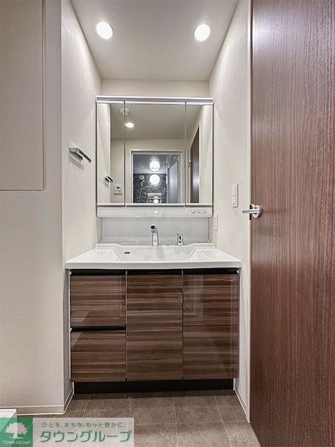 洗面設備　※写真は同タイプ住戸です。