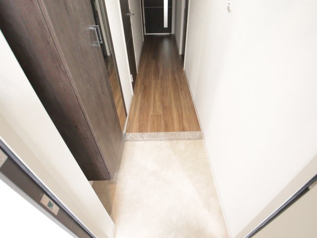 玄関　※別号室の参考写真です※