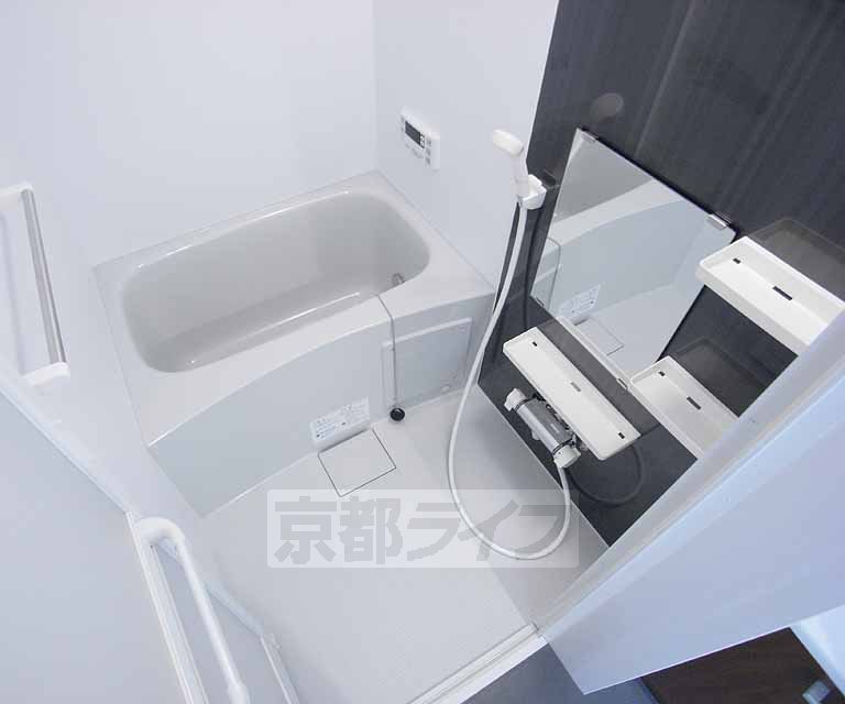バス・シャワールーム　高級感のある浴室です。
