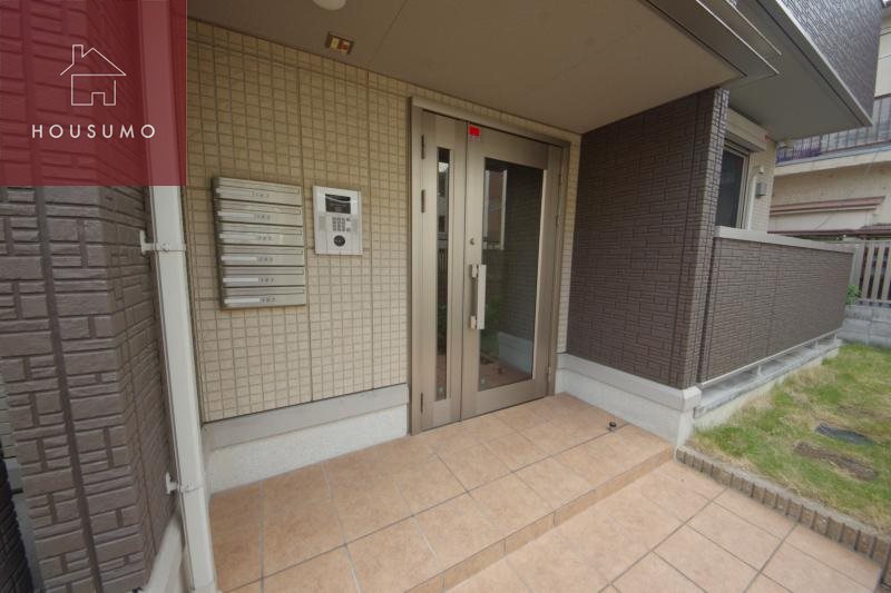 エントランス　建物の内部です