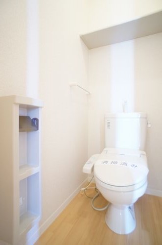 トイレ　温水洗浄暖房便座♪冬場の便座もポカポカです♪