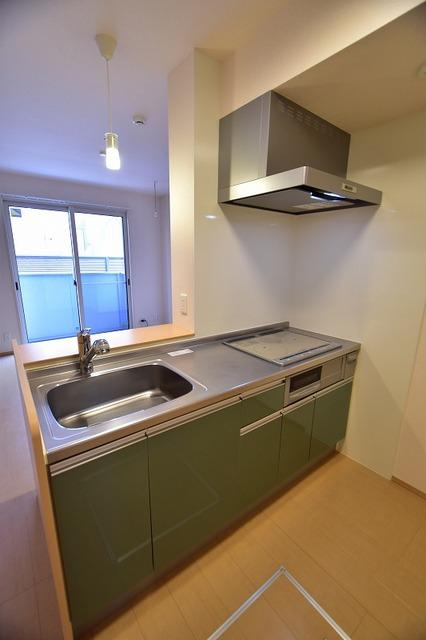 キッチン　ＩＨコンロ付きのカウンターキッチン♪※同じ建物の違うお部屋の