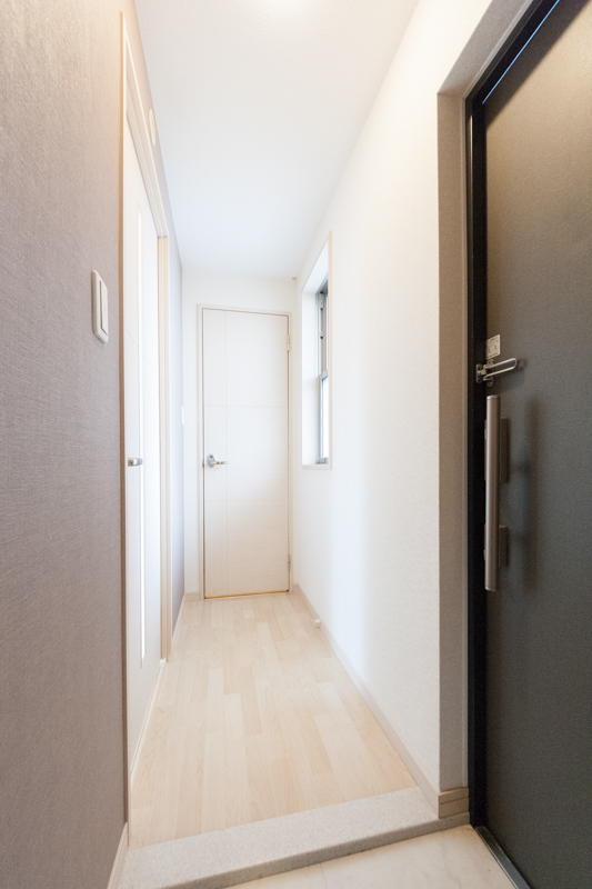 玄関　別部屋の写真です。現況優先となります。