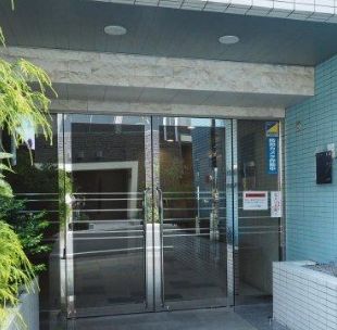 エントランス　建物の内部です