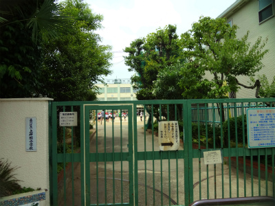 小学校　品川区立上神明小学校（小学校）まで83m