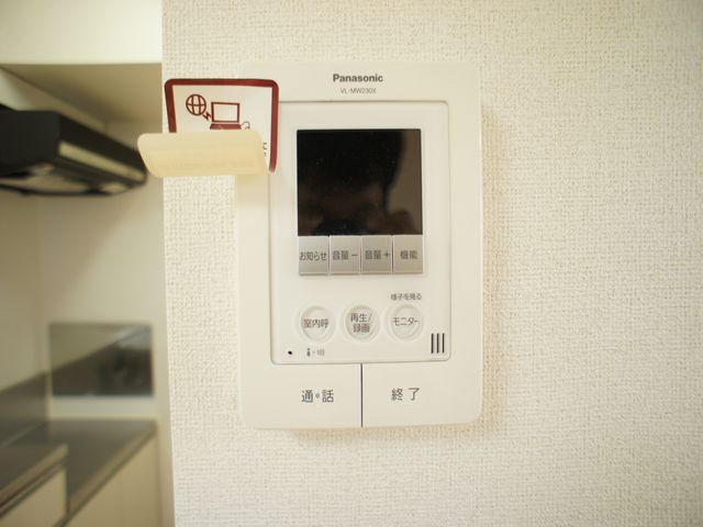 セキュリティ　訪問者の確認ができるTVドアホン付きです♪