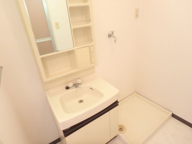 洗面設備　※室内写真は別室サンプル写真。