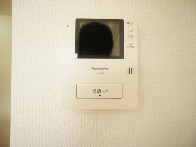 セキュリティ　訪問者の確認ができるTVドアホン付きです♪