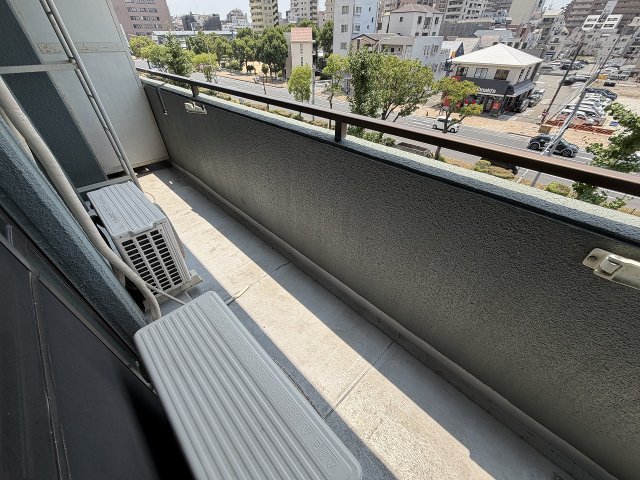 バルコニー　開放的で明るい空間を演出してくれるバルコニーです