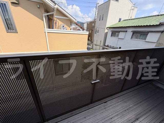 バルコニー　お洗濯にも便利なバルコニー付き
