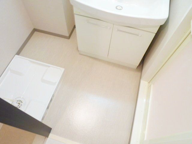 その他　脱衣所です。室内洗濯機置場があります。