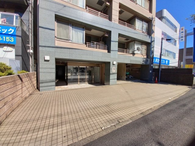 エントランス　管理の行き届いたエントランスです♪